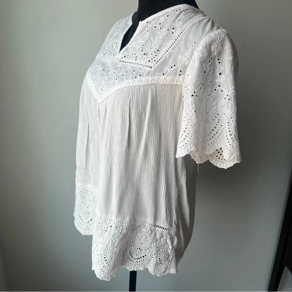 Elegant White Eyelet Lace Women's Top - M - Picture 2 of 6